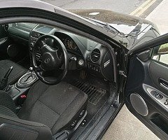 04 Lexus is200 - Image 3/6