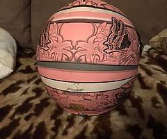 Eyecatching ladies helmet - Image 4/6