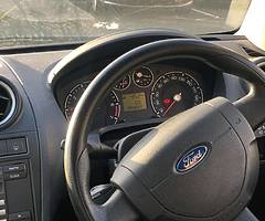 Ford Fiesta 1.1 petrol - Image 7/7