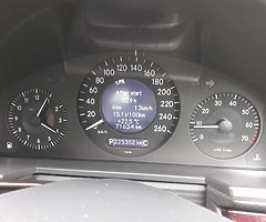 Mercedes e 200 - Image 9/10
