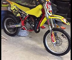 Looking 125 scrambler