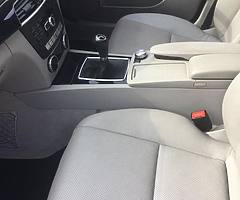 Mercedes Benz - Image 6/10