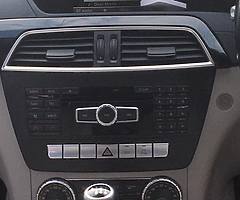 Mercedes Benz - Image 9/10