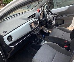toyota yaris - Image 3/5