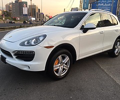 Porsche caynne V6 2012 sunroof rear camera tail gate leather heated seats call on 03.268 143