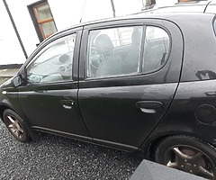 2000 yaris - Image 5/5
