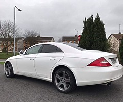Mersedes cls 3,2D I sell the normal old car. I don’t write a gypsy and don’t offer my 2,500 euros,
