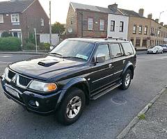 Mitsubishi pajero sport