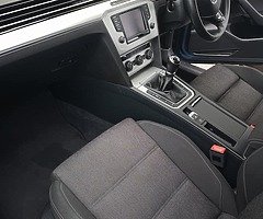 Volkswagen Passat - Image 8/10