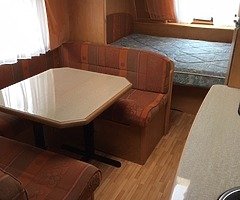 6 berth luxury caravan - Image 4/10