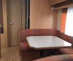 6 berth luxury caravan - Image 7/10