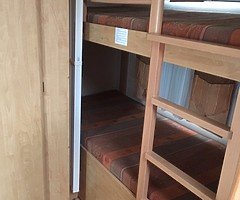 6 berth luxury caravan - Image 8/10