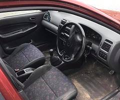 Mazda 323 - Image 4/5