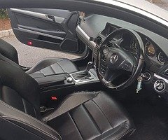 2010 Mercedes-Benz E-Class - Image 4/8