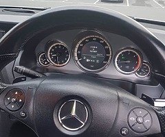 2010 Mercedes-Benz E-Class - Image 6/8