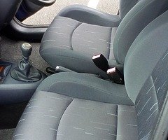 Renault Clio 1,1 litr, 2005 New NCT until. 9/20 TAX till. 9/19 very low miles - Image 5/10