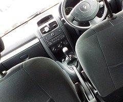 Renault Clio 1,1 litr, 2005 New NCT until. 9/20 TAX till. 9/19 very low miles - Image 7/10