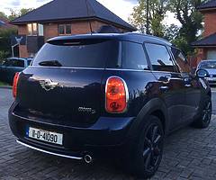 11’Mini Countryman-8700€,141’Seat Ibiza-6250€,Dolly-800€