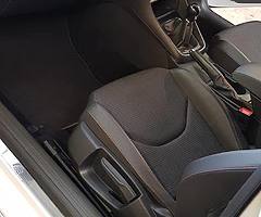 Titanium spec Seat Leon FR 184bhp TDI - Image 14/30