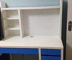 IKEA MICKE DESK great condition