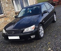 Lexus is200