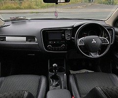 151 Mitsubishi Outlander 2.2 DID INTENSE 4WD 7 Seater 150ps €16950 - Image 7/10