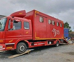 Horse lorry