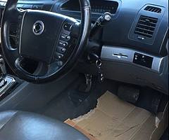 7 seats car