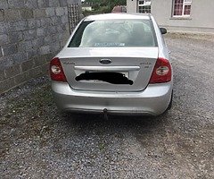 Ford focus 1.6 desiel salooon for breaking.