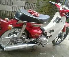 Mari yg minat motor antik 70 dh di ganti mesinya