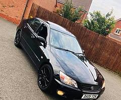 2005 Lexus IS 200