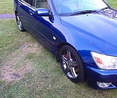 2000 Lexus IS 200