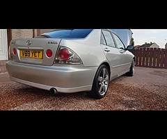 1999 Lexus IS 200