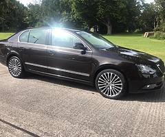 Skoda Superb Elegance 2.0 Tdi 140hp (Manual) Road tax €200, NCT expiry July 2020, Leather interior - Image 4/10