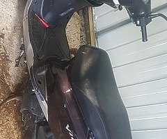 Yamaha 125 scooter