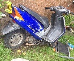 2004 Honda Lead