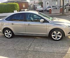 Ford Focus ZETEC saloon