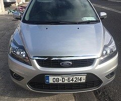 Ford Focus ZETEC saloon