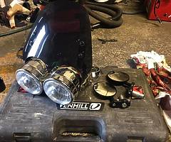 Twin headlight