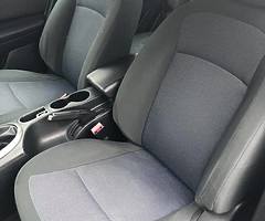 12 Nissan Qashqai Diesel - Image 8/10