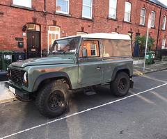 2010 Land Rover Defender 90