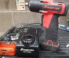 Snap on impact gun