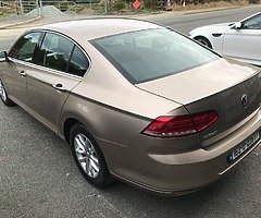 162 Volkswagen Passat 2.0 TDI Comfortline Blue Efficiency 150bhp €15950 - Image 4/8