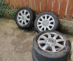 4 standard mk5 golf wheels with 4 perfect tyres