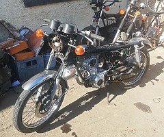 1983 Honda CB - Image 4/4