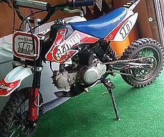 2016 stomp 125 10th anniversary litimted edition

2019 rfz 150 racing pit bike - Image 4/4