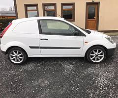Ford Fiesta - Image 10/10