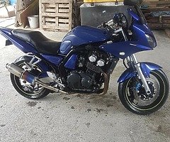 00 yamaha fazer 6. In very good condition. Restricted cert available