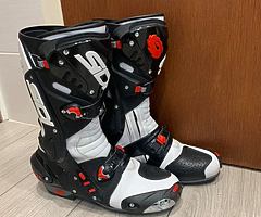 Motorbike clothing - Image 3/10