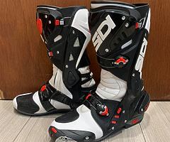 Motorbike clothing - Image 4/10